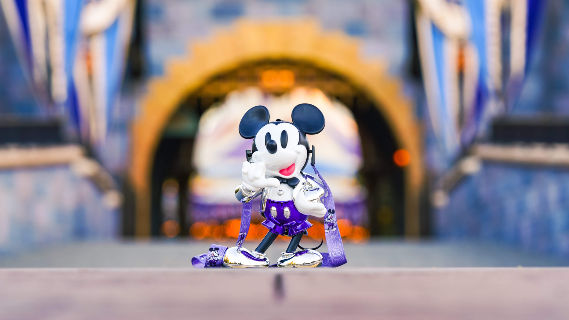 D100-Mickey-Sipper
