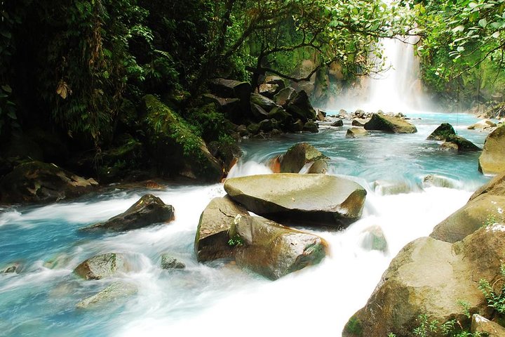 rio-celeste-costa-rica