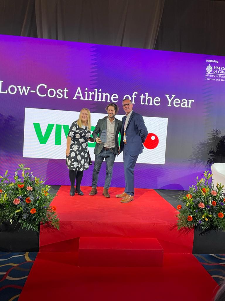 la aerolínea de bajo costo del año es Viva Aerbus