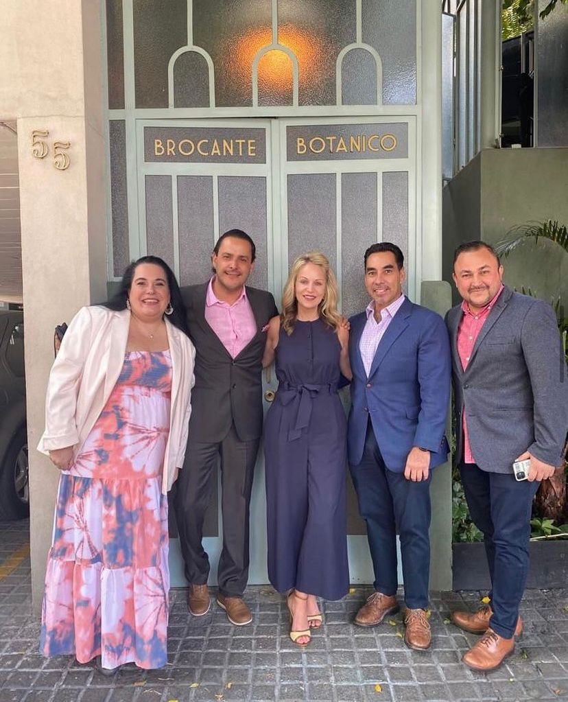 Claudia Cajal, Tourism Manager México, de Aviareps; Javier Galicia, Director Corporativo Grupo Java; Lauren Pace, Directora Global de Marketing de Visit Florida; Rafael Aponte, Director General de Aviareps; y Roberto Maldonado, Director Comercial de Operadora Concierge.
