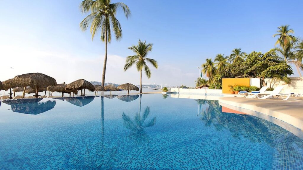 Krystal Beach day pass en Acapulco